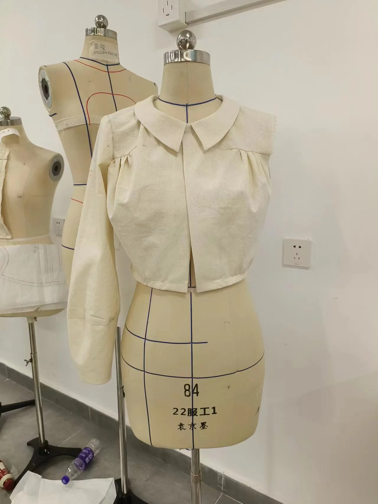 样板四正面
